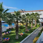 Centro Vacanze Domus M.g. فندق