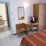Centro Vacanze Domus M.g. سان بنيديتّو ديل ترونتو
