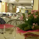 Centro Vacanze Domus M.g. 3*