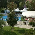 Centro Vacanze Domus M.g. فندق سان بنيديتّو ديل ترونتو