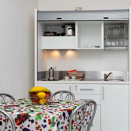 Hotel Centro Vacanze Domus M.g. 3*