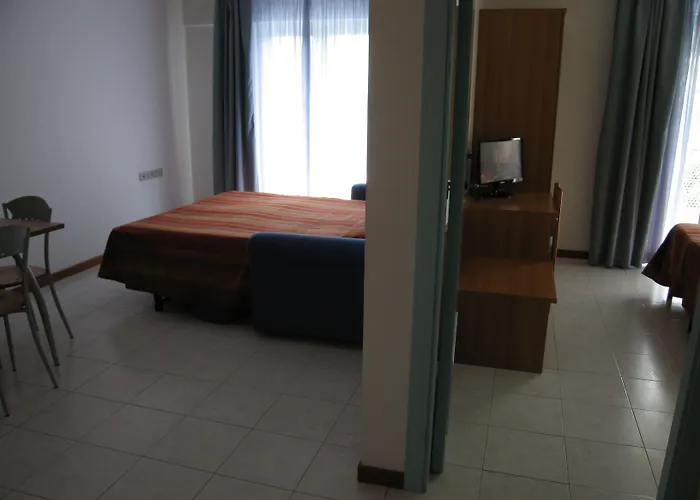 Centro Vacanze Domus M.g. 3*