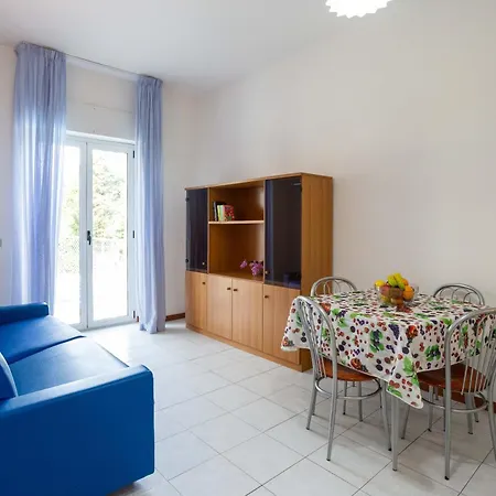Centro Vacanze Domus M.g. 3*