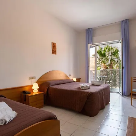 Centro Vacanze Domus M.g. Hotel 3*