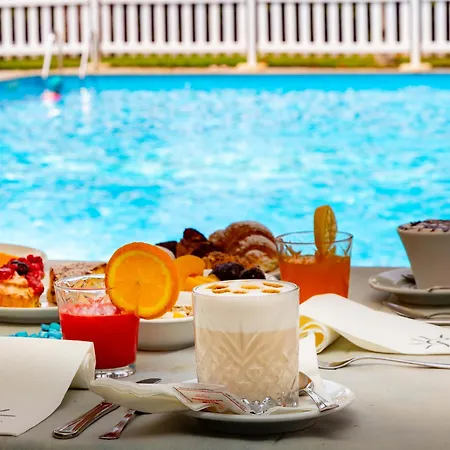 Centro Vacanze Domus M.g. ホテル 3*