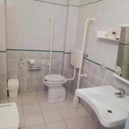 Centro Vacanze Domus M.g. 3*