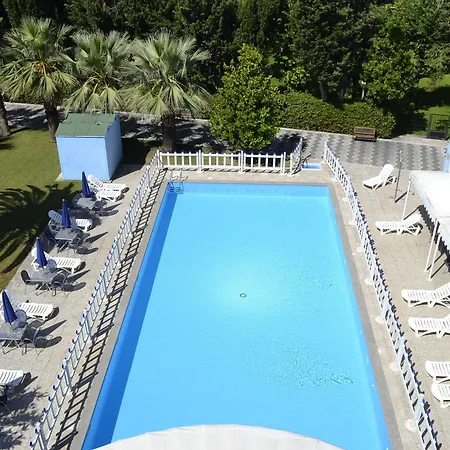 Centro Vacanze Domus M.g. Hotel