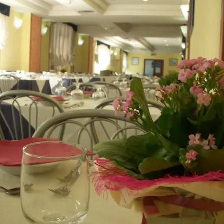 Centro Vacanze Domus M.g. 3*