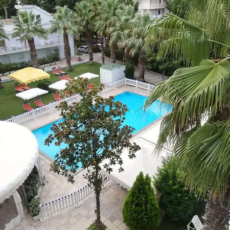 Hotel Centro Vacanze Domus M.g. 3*